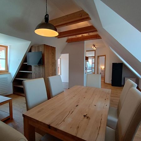 Apartmany Maly Mnich Mnisek pod Brdy Ngoại thất bức ảnh