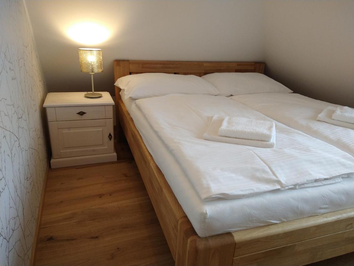 Apartmany Maly Mnich Mnisek pod Brdy Ngoại thất bức ảnh