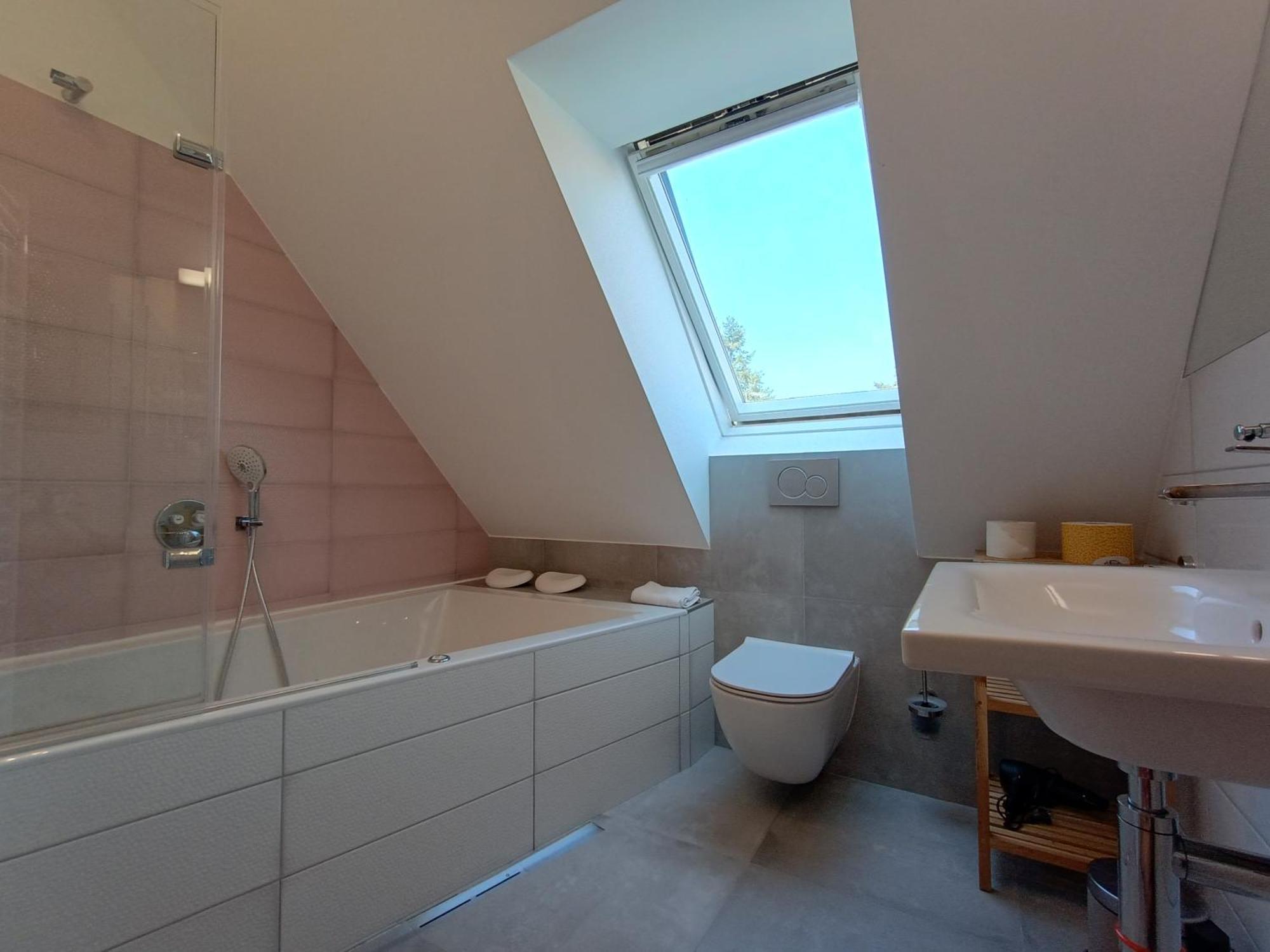 Apartmany Maly Mnich Mnisek pod Brdy Ngoại thất bức ảnh